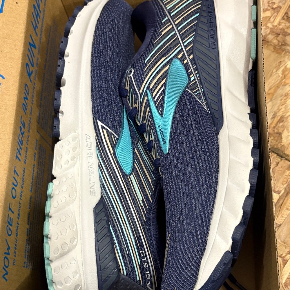 Brooks Adrenaline GTS 19 Navy with Aqua Highlights